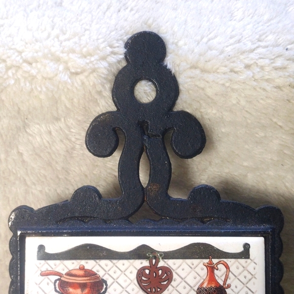 Vintage Cast Iron Trivet With Ceramic Tile Speach Print Pans Nostalgic Home - Picture 3 of 7